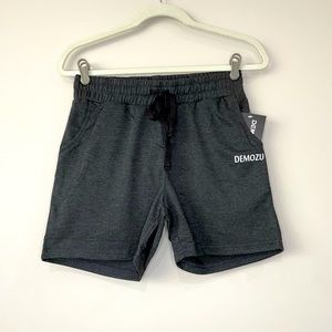 DEMOZU NWT dark grey sweat shorts small